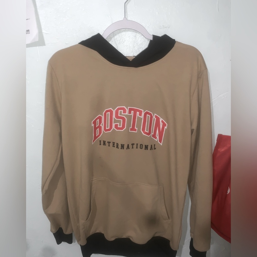 Boston International Medium thin hoodie